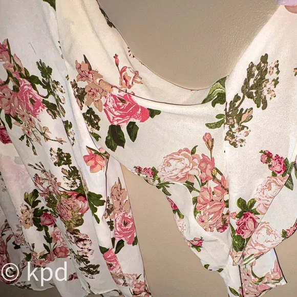 Alfani Flutter Sleeved layered top Sz. 2X - Picture 3 of 7